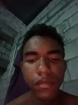 Reynold2608 online show from April 3, 2026, 3:35 am