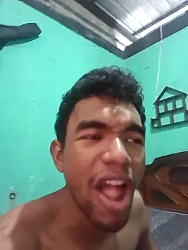 Reynold2608 online show from April 11, 2026, 4:32 pm