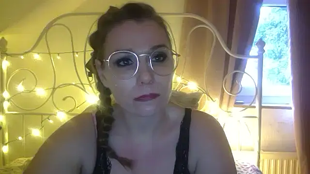 DevilsAngel13 online show from December 21, 2024, 2:04 pm