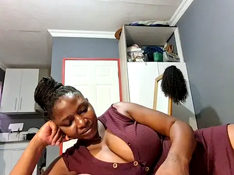 EbonyRose9 online show from February 18, 2025, 1:22 pm