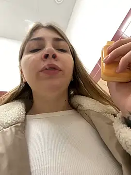 Sunny   Bunny online show from January 3, 2025, 5:42 pm