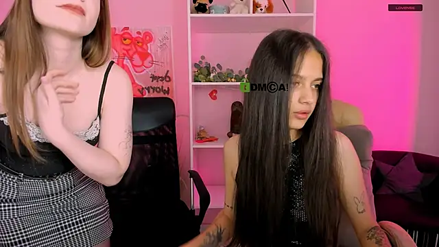 Snapshot of pure_radiance1 chatting on September 26, 2025, 5:47 am pure radiance1 online show from September 26, 2025, 5:47 am