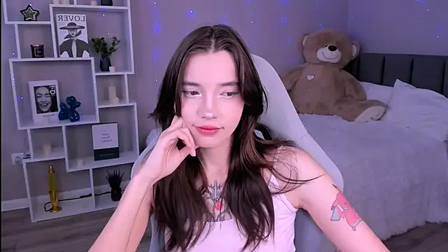 as1an girlfriend online show from May 7, 2026, 3:11 am