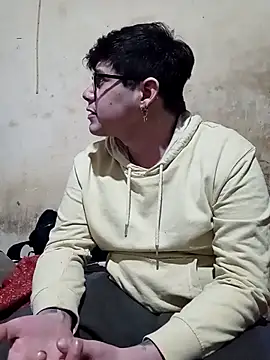 thecatblack1998 online show from April 21, 2026, 11:55 pm