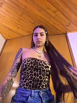 Hilary pinkk online show from March 14, 2026, 1:22 am