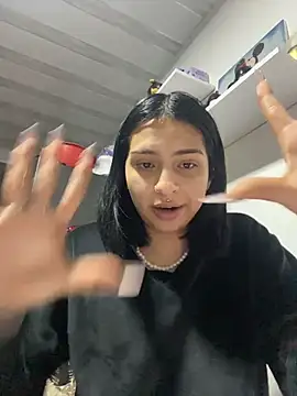 Hilary pinkk online show from March 20, 2026, 2:45 am