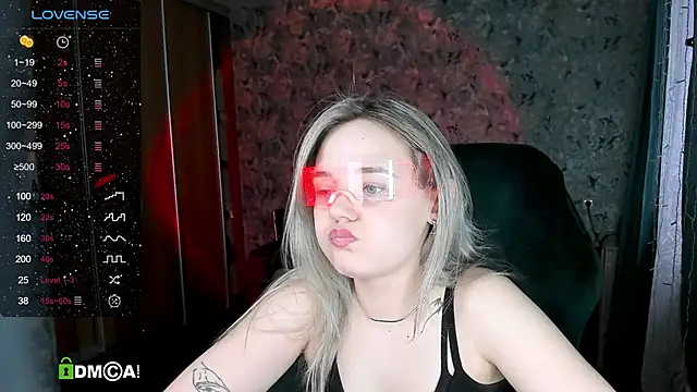 Snapshot of Your_small_bunny chatting on February 6, 2025, 10:58 am Your small bunny online show from February 6, 2025, 10:58 am