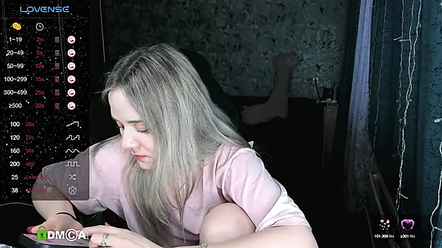 Snapshot of Your_small_bunny chatting on February 10, 2025, 10:53 am Your small bunny online show from February 10, 2025, 10:53 am