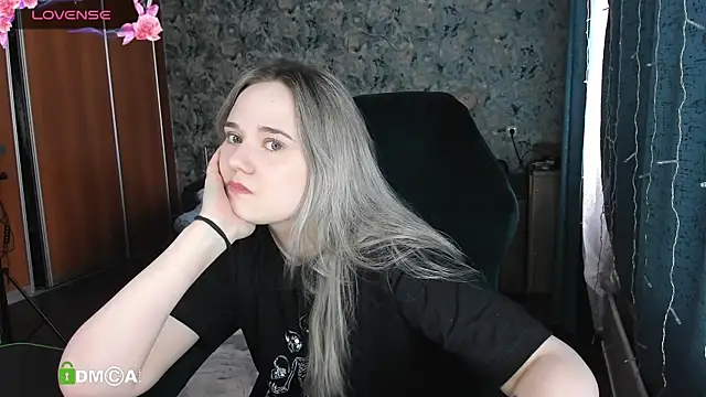 Snapshot of Your_small_bunny chatting on March 11, 2025, 6:19 am Your small bunny online show from March 11, 2025, 6:19 am