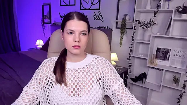 Snapshot of BellaSweetHeart chatting on February 4, 2025, 1:48 pm BellaSweetHeart online show from February 4, 2025, 1:48 pm