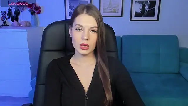 Snapshot of BellaSweetHeart chatting on March 19, 2025, 12:23 pm BellaSweetHeart online show from March 19, 2025, 12:23 pm