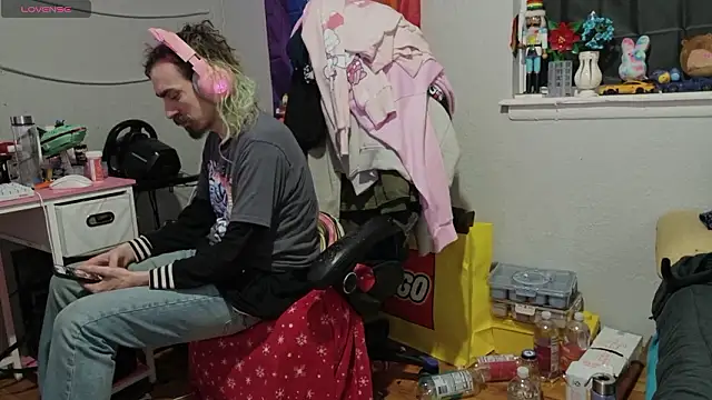 tallnerdyguy online show from February 19, 2026, 3:47 am