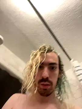 Snapshot of tallnerdyguy chatting on October 28, 2025, 10:31 pm tallnerdyguy online show from October 28, 2025, 10:31 pm