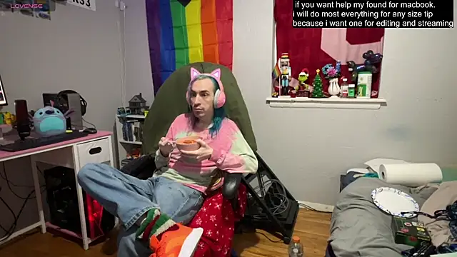 tallnerdyguy online show from March 12, 2025, 1:36 am