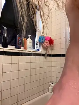 Snapshot of tallnerdyguy chatting on October 29, 2025, 9:25 pm tallnerdyguy online show from October 29, 2025, 9:25 pm