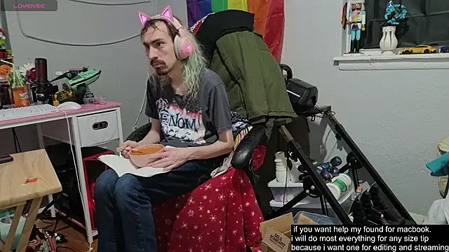 tallnerdyguy online show from November 18, 2025, 3:21 am