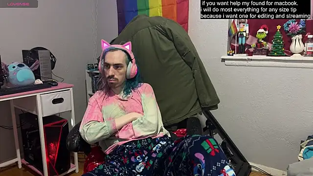 tallnerdyguy online show from March 3, 2025, 2:11 am