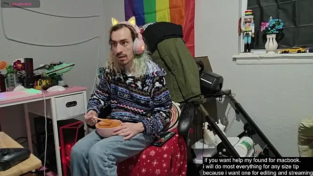 Snapshot of tallnerdyguy chatting on October 24, 2025, 3:49 am tallnerdyguy online show from October 24, 2025, 3:49 am