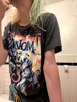 Snapshot of tallnerdyguy chatting on October 9, 2025, 11:38 pm tallnerdyguy online show from October 9, 2025, 11:38 pm