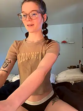 Snapshot of dreamteemergirl chatting on October 3, 2025, 6:31 pm dreamteemergirl online show from October 3, 2025, 6:31 pm