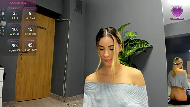 Snapshot of LaurynCopper chatting on October 4, 2025, 9:11 am LaurynCopper online show from October 4, 2025, 9:11 am