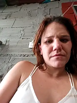 Snapshot of EvelyneClark chatting on February 6, 2025, 8:45 pm EvelyneClark online show from February 6, 2025, 8:45 pm