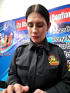 Snapshot of Alysson-- chatting on September 24, 2025, 2:01 pm Alysson-- online show from September 24, 2025, 2:01 pm