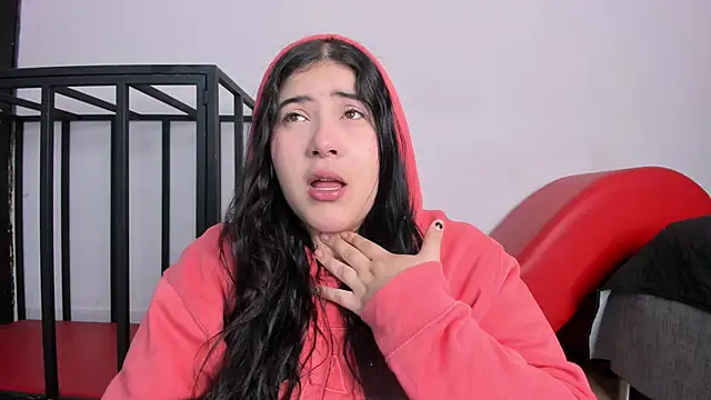 AmberiniHoffman online show from December 3, 2025, 11:20 am