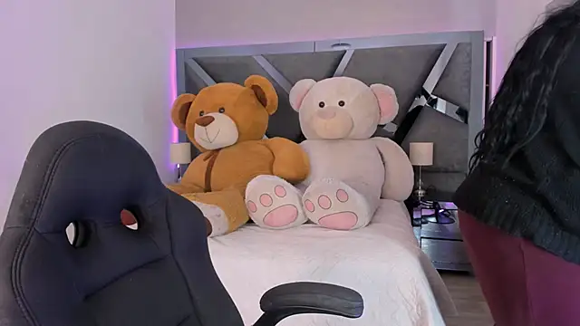 Snapshot of AmberiniHoffman chatting on September 29, 2025, 12:00 pm AmberiniHoffman online show from September 29, 2025, 12:00 pm