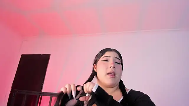 AmberiniHoffman online show from January 19, 2026, 11:47 am