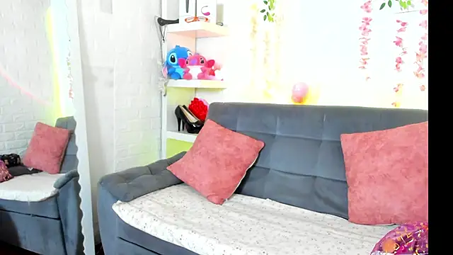 mariposa boobs online show from November 18, 2025, 12:19 pm