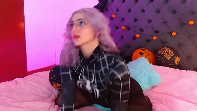 Snapshot of Thea_Aphros_ chatting on October 30, 2025, 12:42 am Thea Aphros  online show from October 30, 2025, 12:42 am