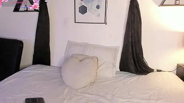 Khenta Michells online show from February 21, 2026, 10:39 am