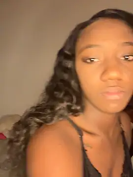 Khenta Michells online show from November 17, 2025, 11:03 am