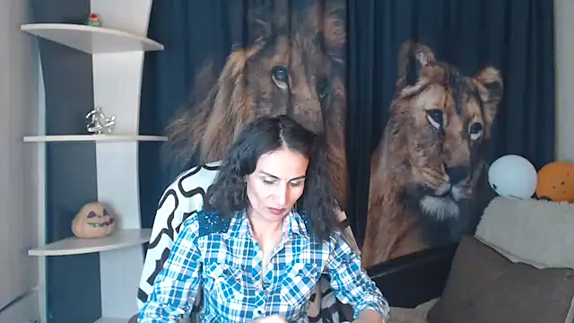 ElizaReez online show from December 4, 2024, 2:09 pm