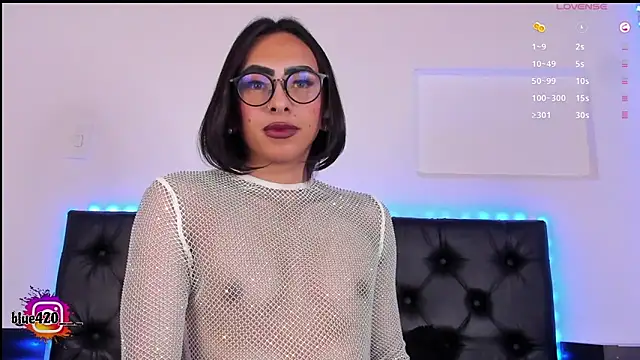 Skyler  blue4 online show from February 3, 2025, 1:19 pm