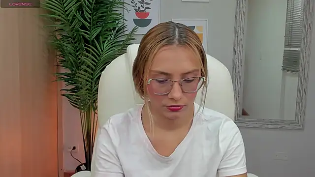 Mia Sanchez01 online show from December 21, 2024, 11:34 pm