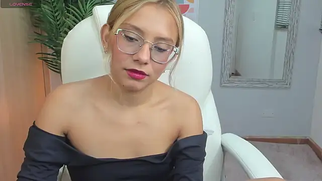 Mia Sanchez01 online show from December 6, 2024, 3:24 am