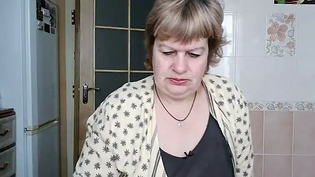 Snapshot of Ettie_Tonia chatting on February 15, 2025, 6:23 am Ettie Tonia online show from February 15, 2025, 6:23 am