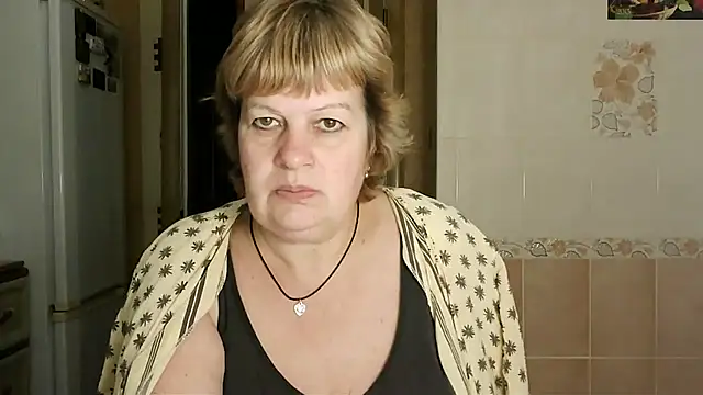 Snapshot of Ettie_Tonia chatting on February 9, 2025, 4:40 pm Ettie Tonia online show from February 9, 2025, 4:40 pm