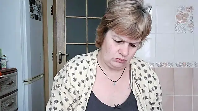 Snapshot of Ettie_Tonia chatting on February 15, 2025, 1:16 pm Ettie Tonia online show from February 15, 2025, 1:16 pm