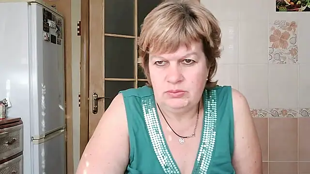 Snapshot of Ettie_Tonia chatting on February 17, 2025, 1:00 pm Ettie Tonia online show from February 17, 2025, 1:00 pm