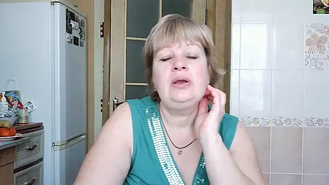 Snapshot of Ettie_Tonia chatting on February 22, 2025, 8:40 am Ettie Tonia online show from February 22, 2025, 8:40 am