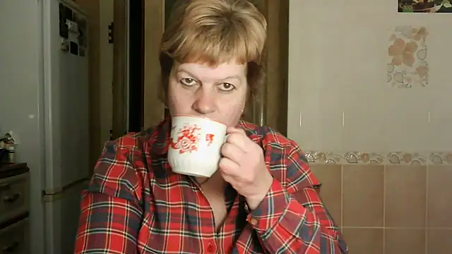 Snapshot of Ettie_Tonia chatting on March 4, 2025, 6:39 pm Ettie Tonia online show from March 4, 2025, 6:39 pm