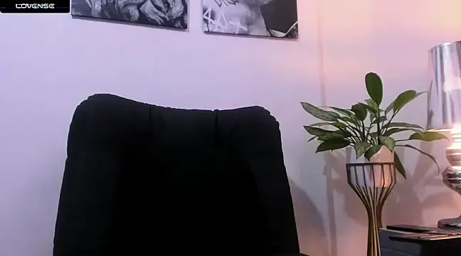 CruzVega online show from January 24, 2025, 6:14 am