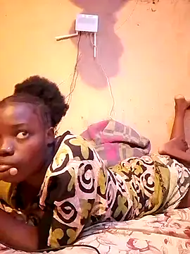 Snapshot of QUEEN-NAIMA chatting on October 1, 2025, 8:08 am QUEEN-NAIMA online show from October 1, 2025, 8:08 am