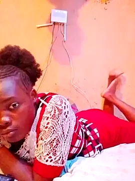 Snapshot of QUEEN-NAIMA chatting on October 5, 2025, 12:40 pm QUEEN-NAIMA online show from October 5, 2025, 12:40 pm