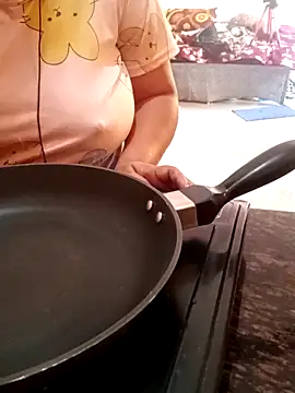 Snapshot of Dr_Kamsutra chatting on September 26, 2025, 10:44 am Dr Kamsutra online show from September 26, 2025, 10:44 am