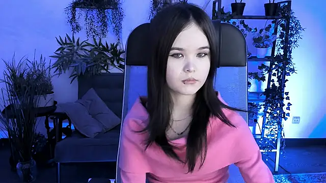 Elainebeness online show from November 24, 2025, 8:31 pm