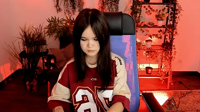 Elainebeness online show from November 28, 2025, 7:36 pm